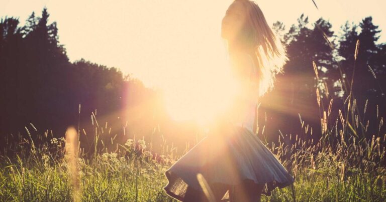 Strong Aesthetic Deep Quotes About Emotions